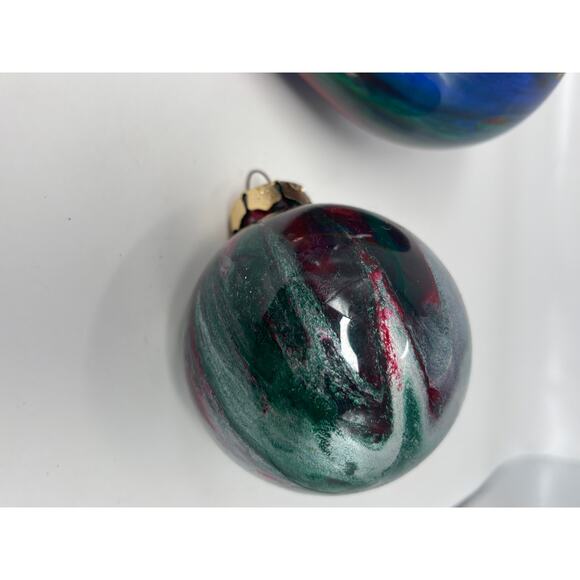 Hand Blown Glass Hand Painted Tie Dye Ornaments Lot of 4 Multicolor 2.5" and 4" - Picture 9 of 10